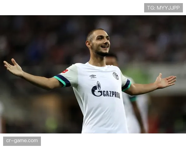 沙尔克04新赛季表现稳健，强势重返德甲争冠行列