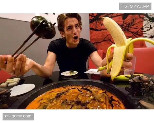 卡瓦尼训练完直接去超市抢打折牛排，这人设崩得我饭都吃不下了