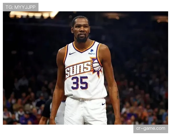 杜兰特一出场，豪宅灯光直接比比赛还耀眼，这日子跟普通人差太多了吧？